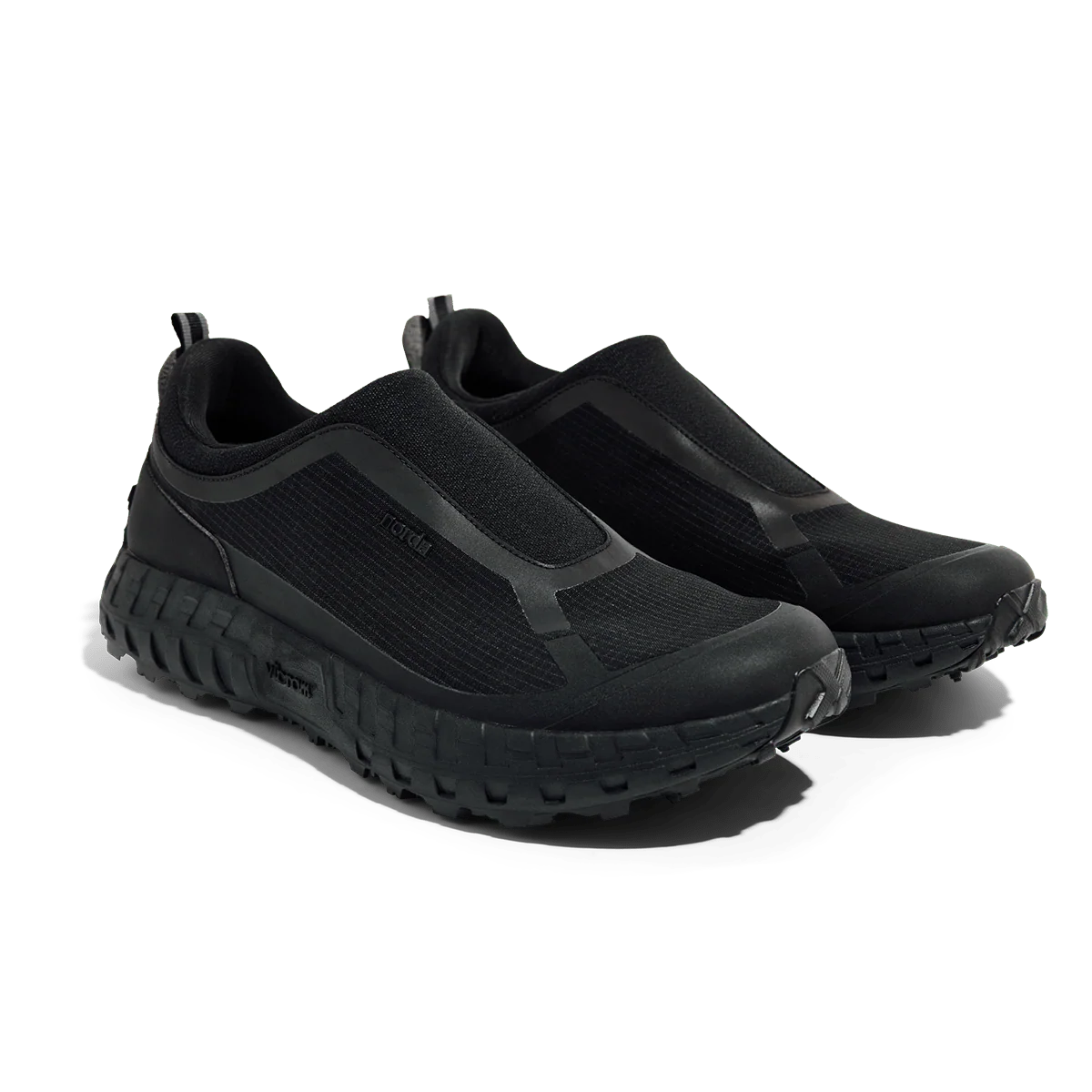 003 - M - Pitch Black - Image 5